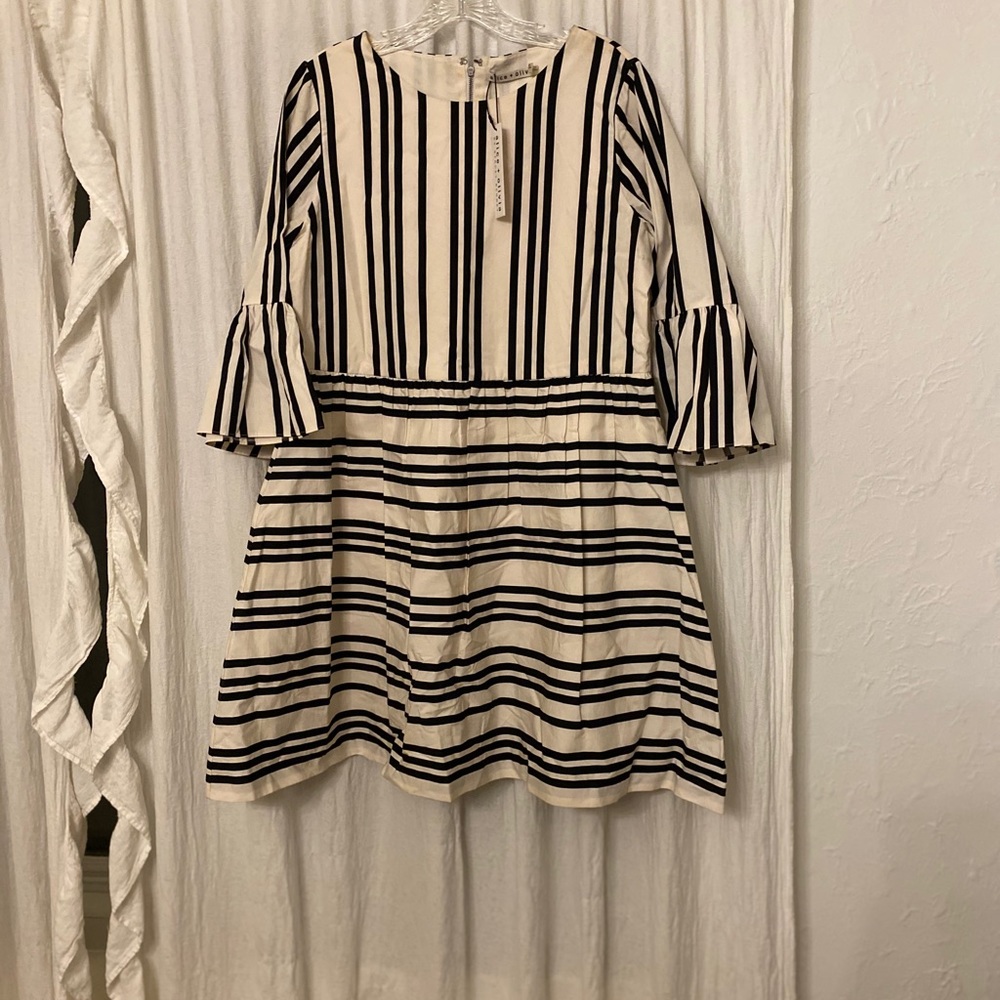 Alice and Olivia Augusta stripe ruffle dress - Picture 3 of 5